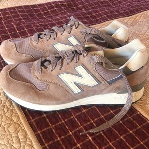 Men’s new balance sneakers